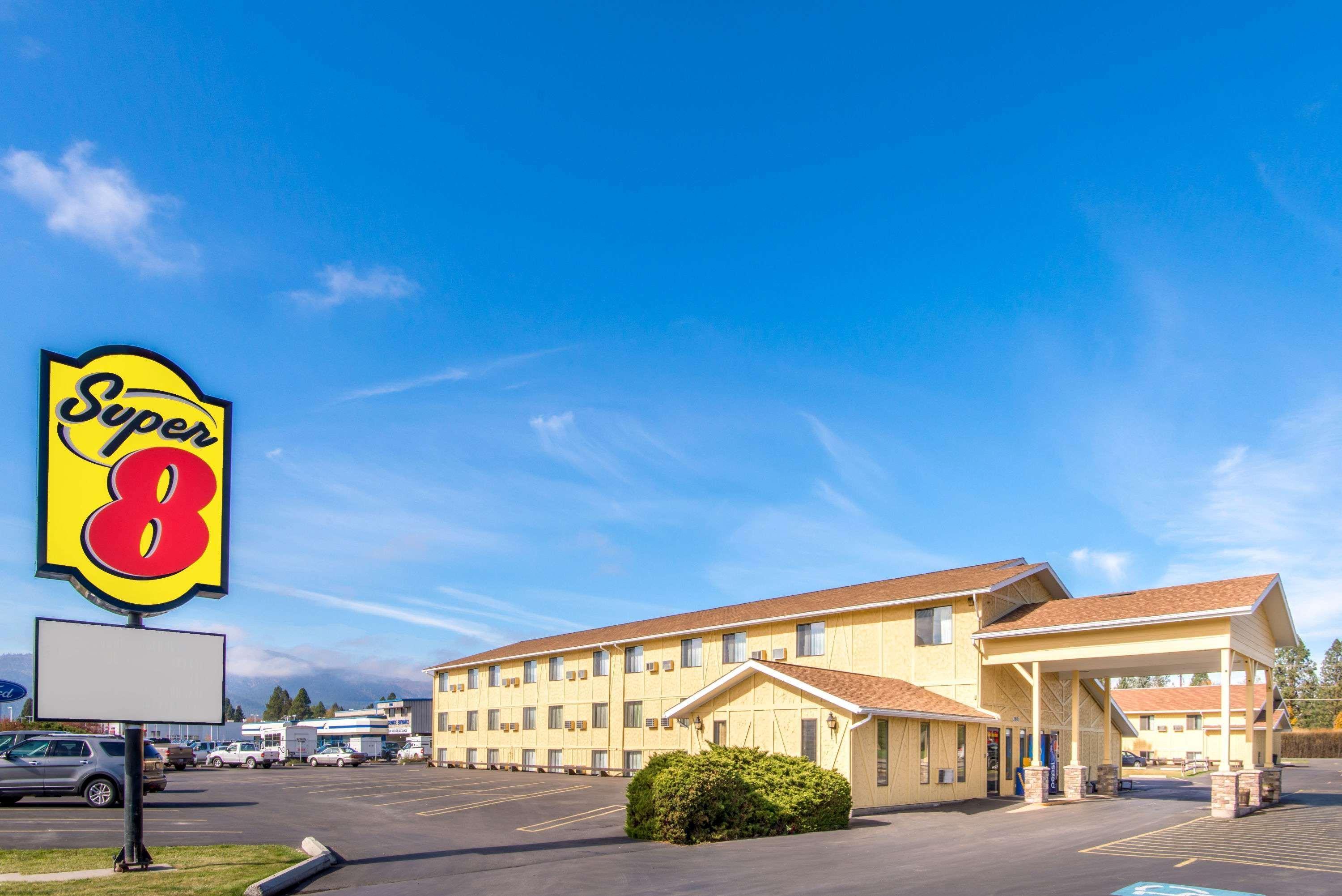 Super 8 By Wyndham Missoula/Brooks Street Hotel Exterior photo